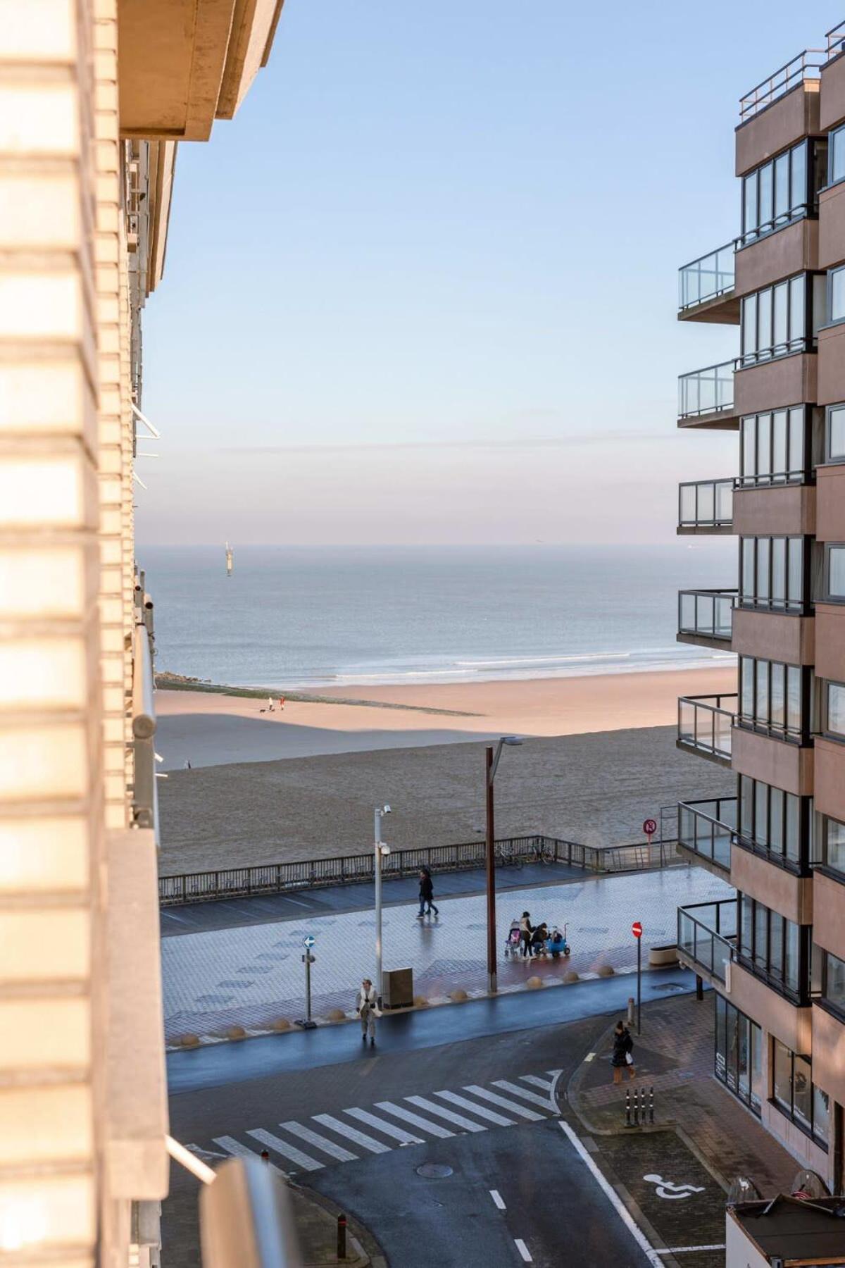 Huswell - Beautiful And Spacious Studio With Side Seaview Knokke-Heist Buitenkant foto